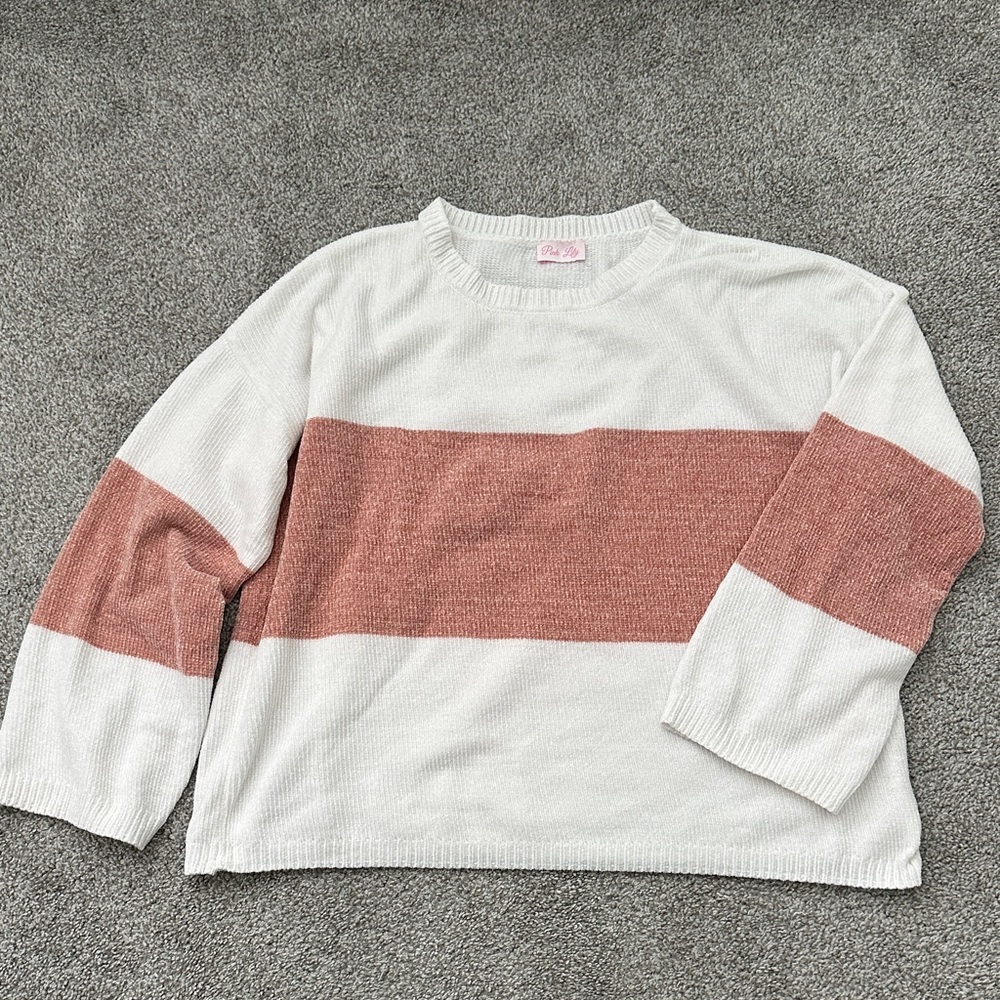 Pink Lily Women's White and Pink Sweater